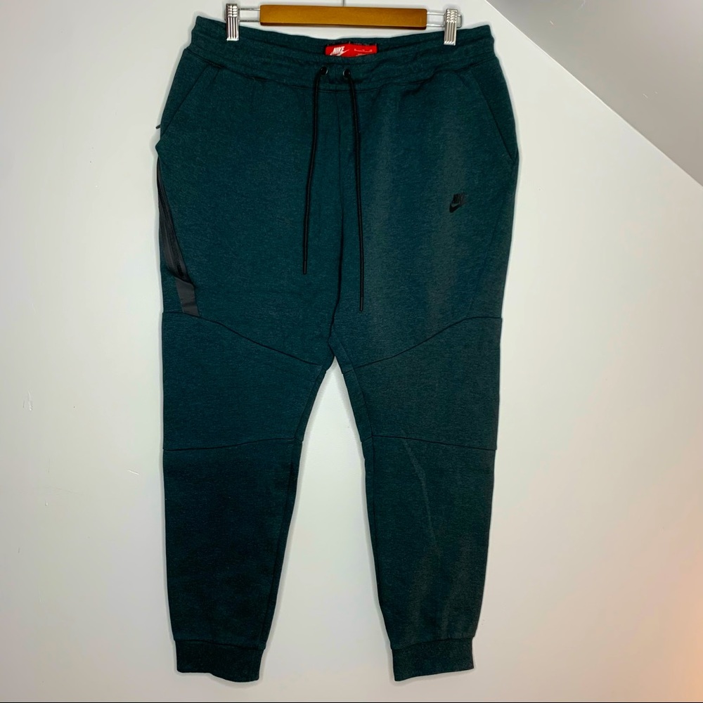 Men’s Nike Tech Fleece Joggers. Green XL